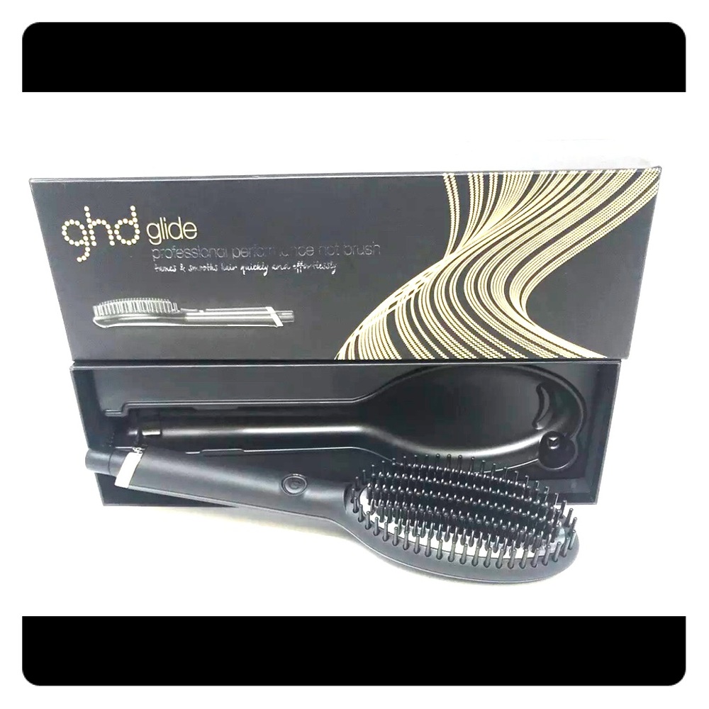 GHD glide brush